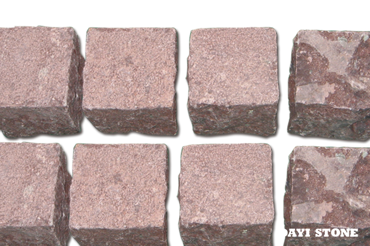Cubes PT-Red Granite Top Bushhhammered sides naturul split bottom rough 10x10x10cm